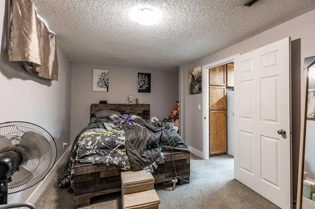 549 2 Street NE Medicine Hat AB T1A 6K2