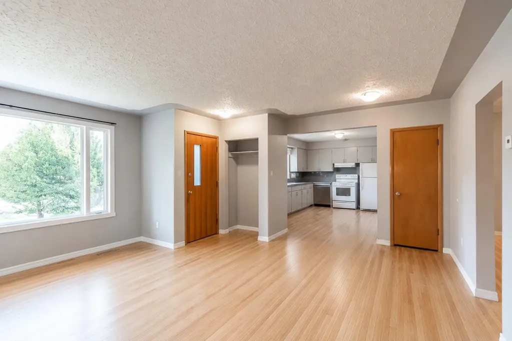 549 2 Street NE Medicine Hat AB T1A 6K2