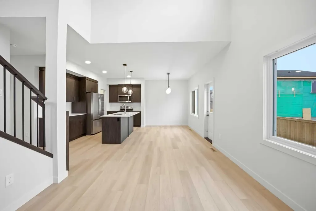 34 Waterford Mews Chestermere AB T1X 3B4