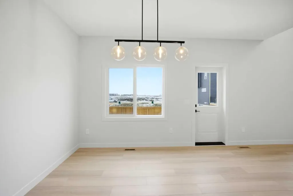 34 Waterford Mews Chestermere AB T1X 3B4