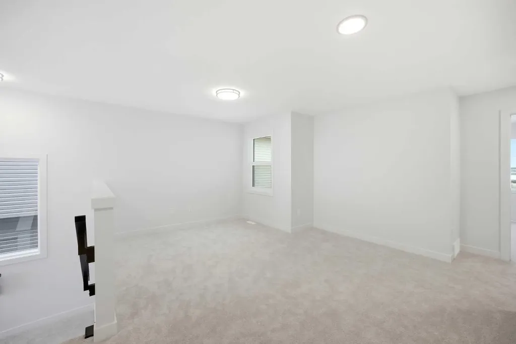 34 Waterford Mews Chestermere AB T1X 3B4