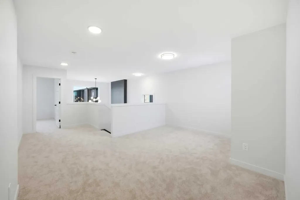 34 Waterford Mews Chestermere AB T1X 3B4