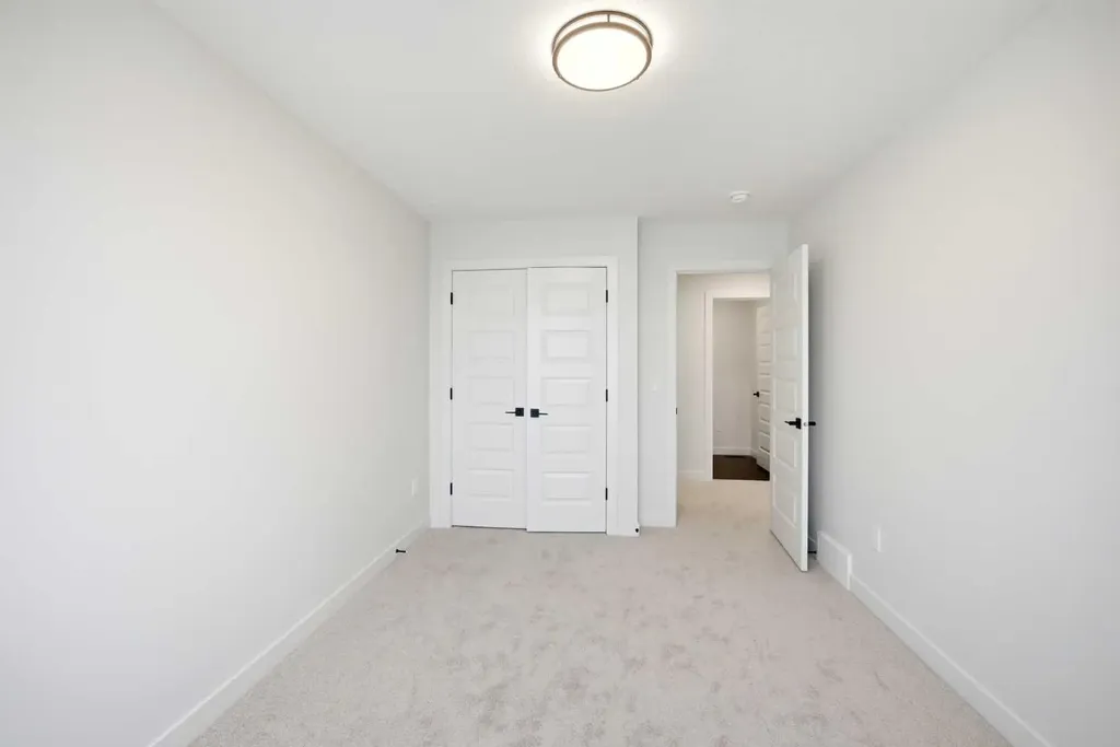 34 Waterford Mews Chestermere AB T1X 3B4