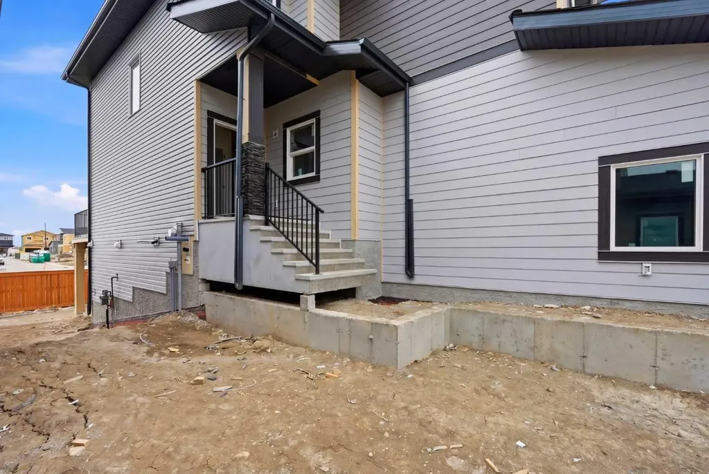 34 Waterford Mews Chestermere AB T1X 3B4