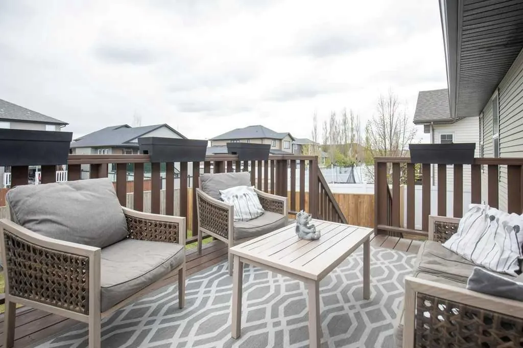 124 Vincent Close Red Deer AB T4R 0H8