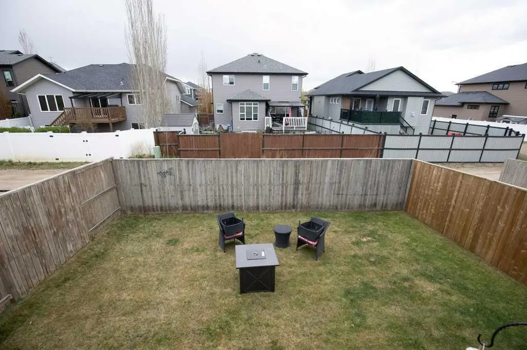 124 Vincent Close Red Deer AB T4R 0H8