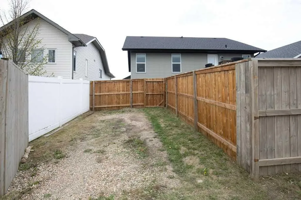 124 Vincent Close Red Deer AB T4R 0H8