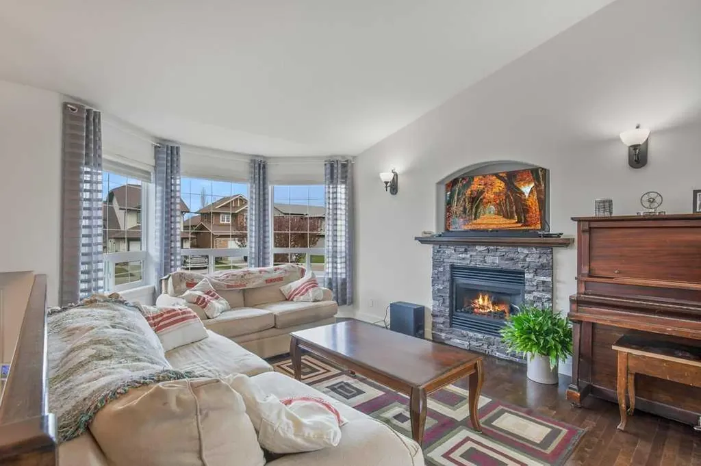 124 Vincent Close Red Deer AB T4R 0H8