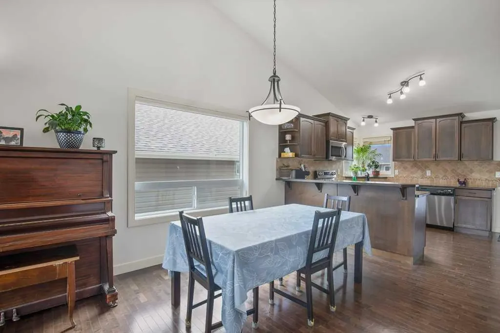 124 Vincent Close Red Deer AB T4R 0H8