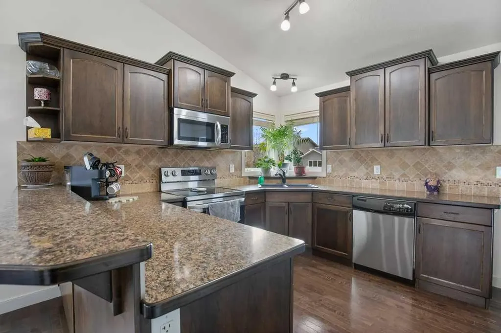 124 Vincent Close Red Deer AB T4R 0H8