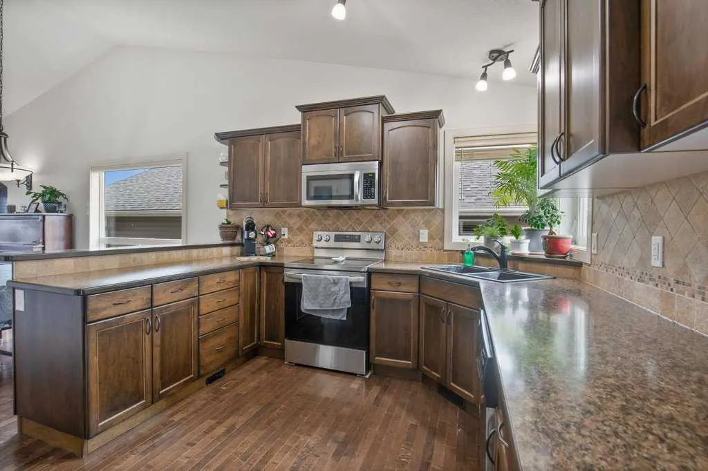 124 Vincent Close Red Deer AB T4R 0H8