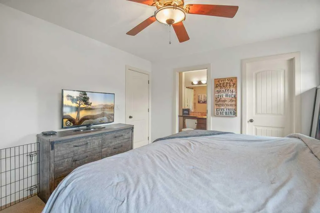 124 Vincent Close Red Deer AB T4R 0H8