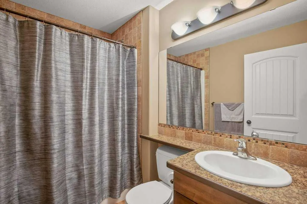 124 Vincent Close Red Deer AB T4R 0H8