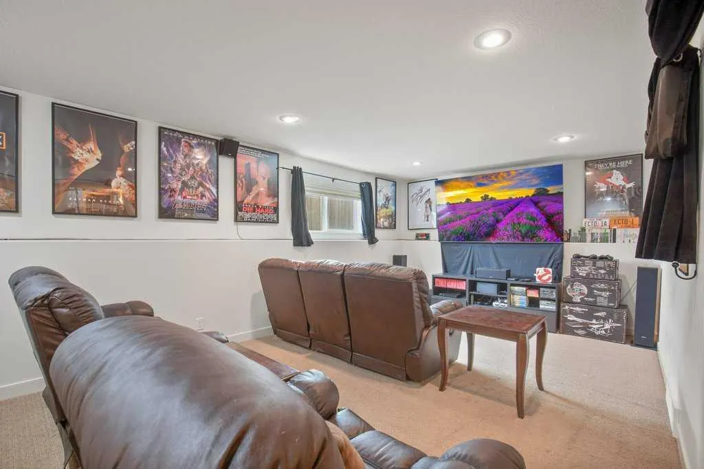 124 Vincent Close Red Deer AB T4R 0H8
