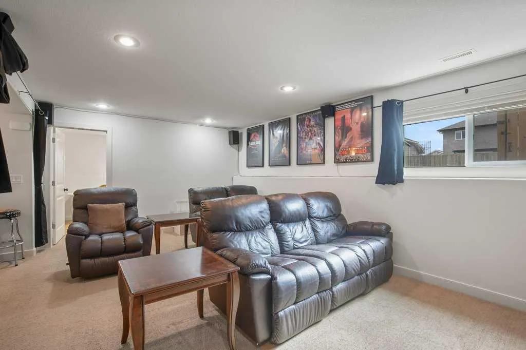 124 Vincent Close Red Deer AB T4R 0H8
