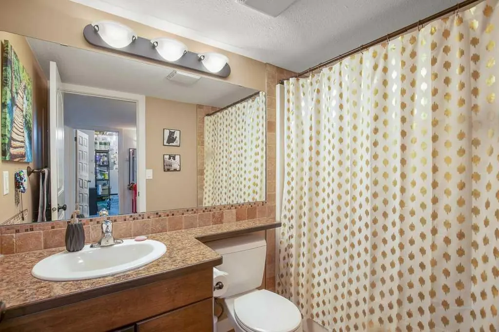 124 Vincent Close Red Deer AB T4R 0H8