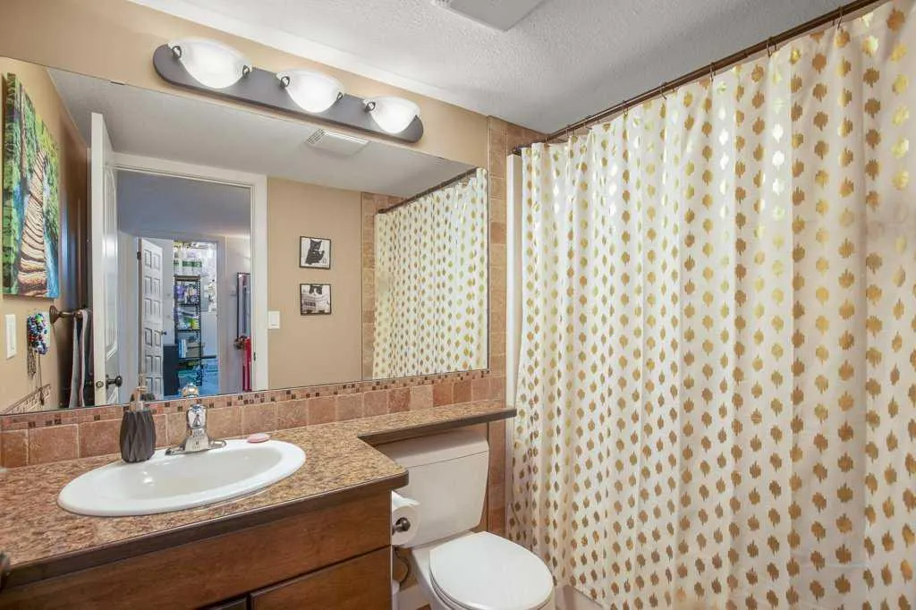 124 Vincent Close Red Deer AB T4R 0H8