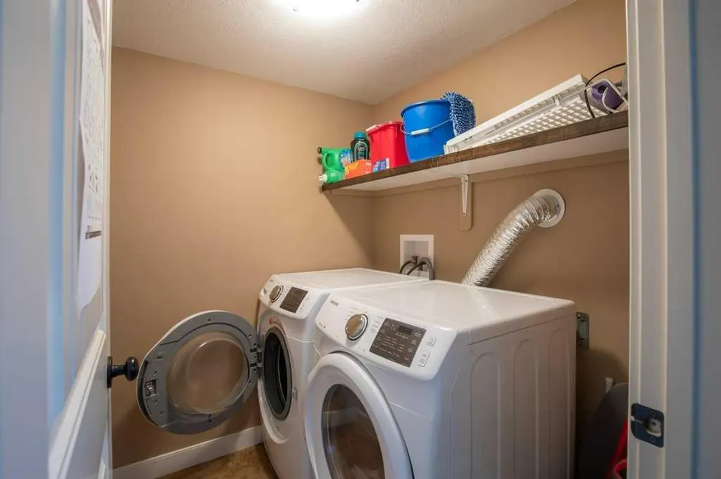 124 Vincent Close Red Deer AB T4R 0H8
