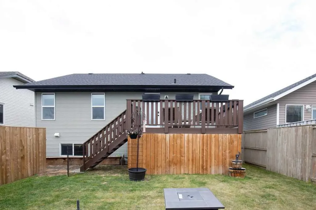 124 Vincent Close Red Deer AB T4R 0H8