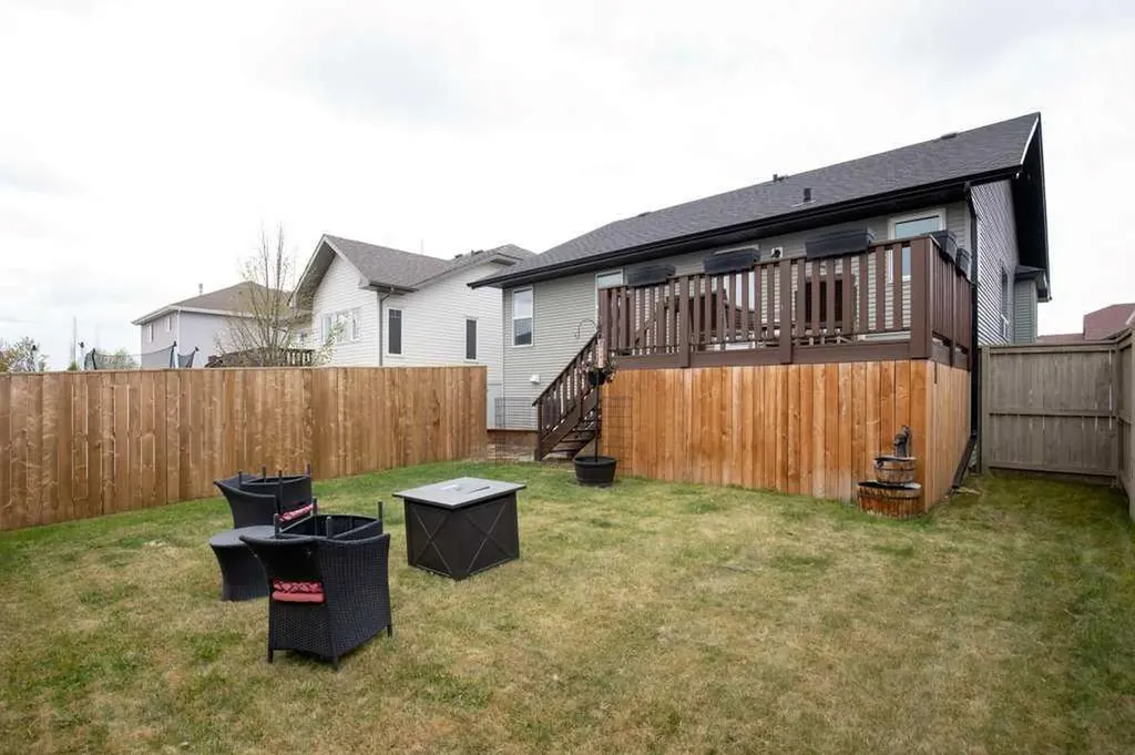 124 Vincent Close Red Deer AB T4R 0H8