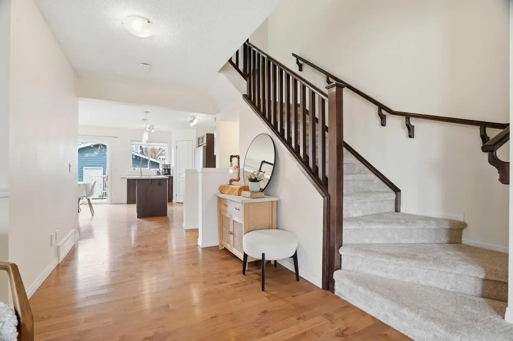 24 Auburn Crest Park SE Calgary AB T3M 0Z3