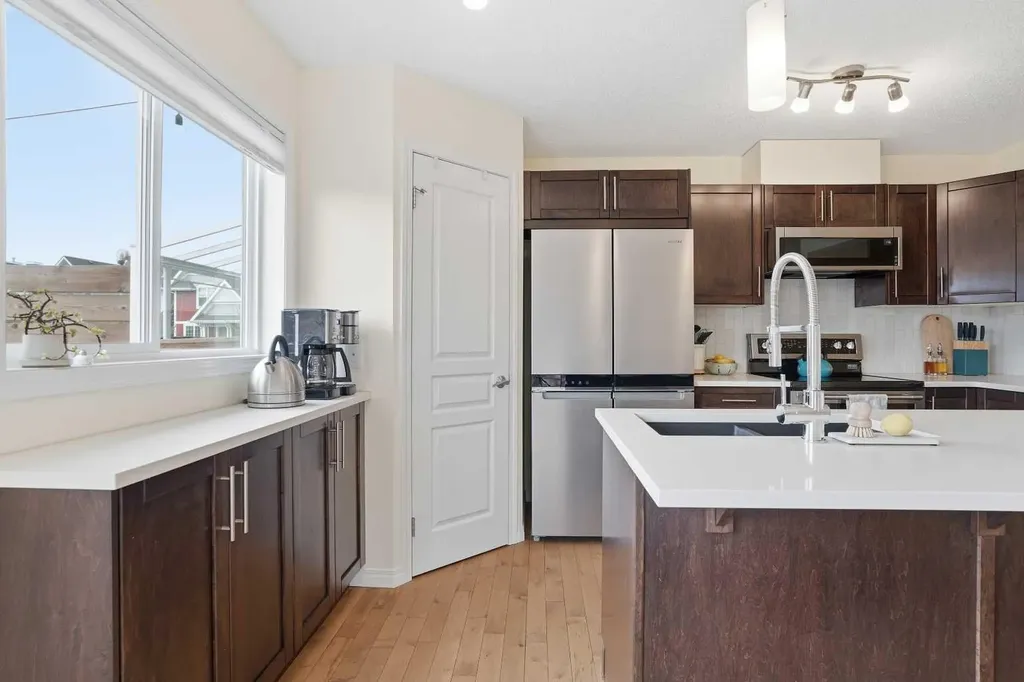 24 Auburn Crest Park SE Calgary AB T3M 0Z3