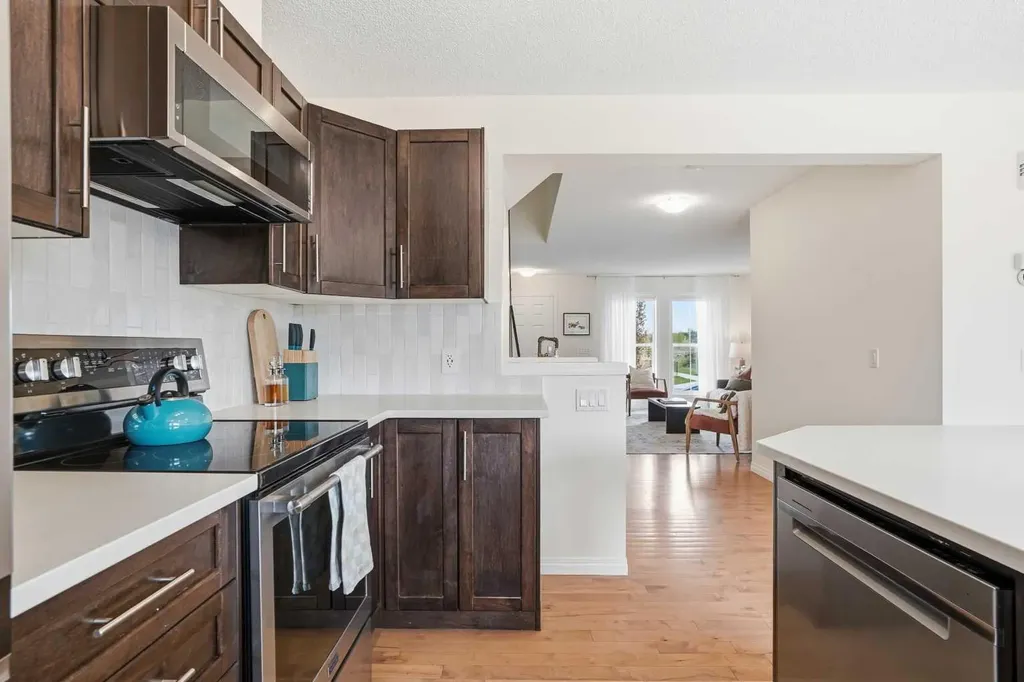 24 Auburn Crest Park SE Calgary AB T3M 0Z3
