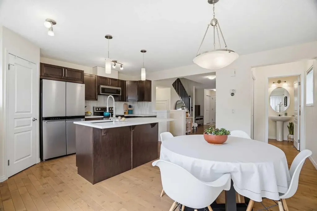 24 Auburn Crest Park SE Calgary AB T3M 0Z3