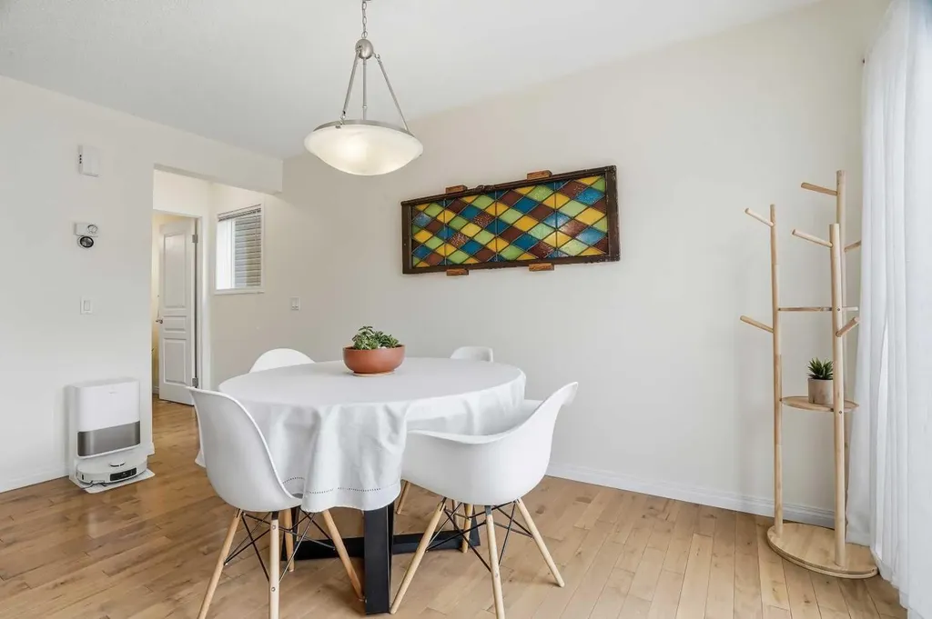 24 Auburn Crest Park SE Calgary AB T3M 0Z3