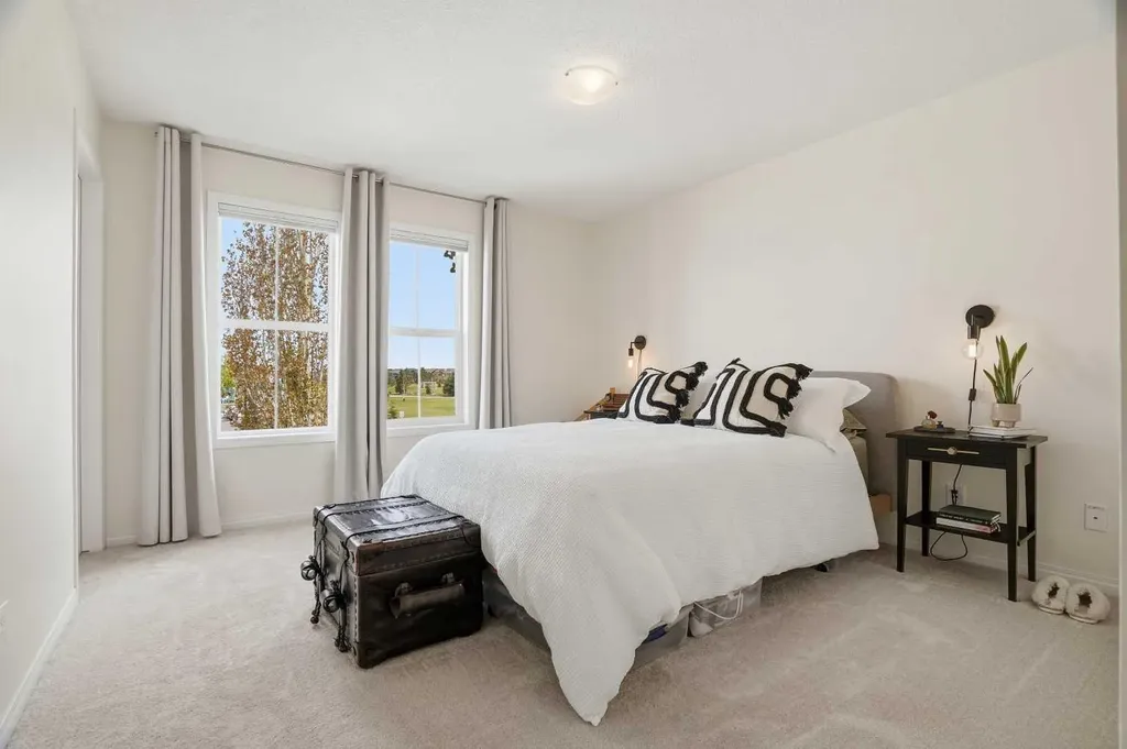 24 Auburn Crest Park SE Calgary AB T3M 0Z3