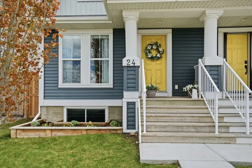 24 Auburn Crest Park SE Calgary AB T3M 0Z3