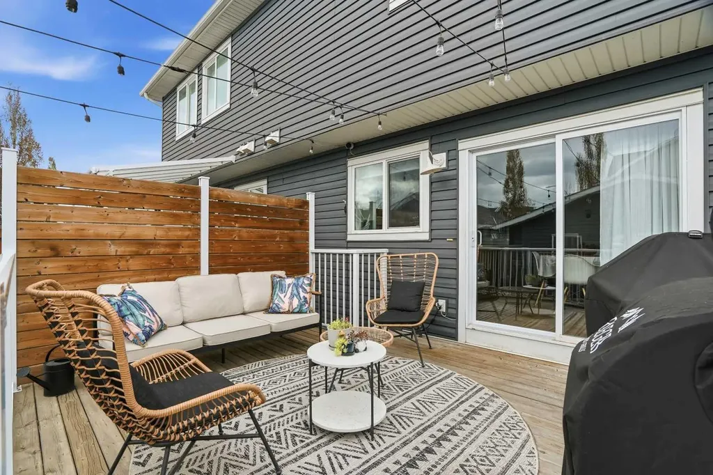 24 Auburn Crest Park SE Calgary AB T3M 0Z3