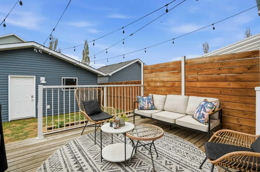 24 Auburn Crest Park SE Calgary AB T3M 0Z3
