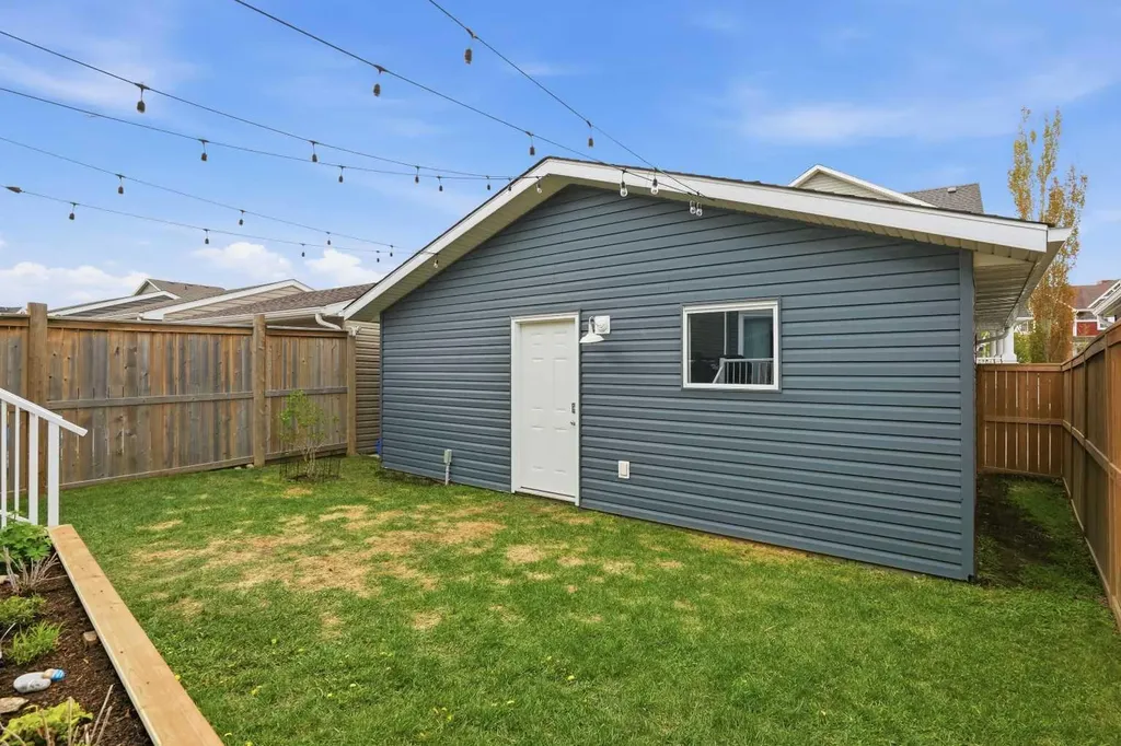 24 Auburn Crest Park SE Calgary AB T3M 0Z3