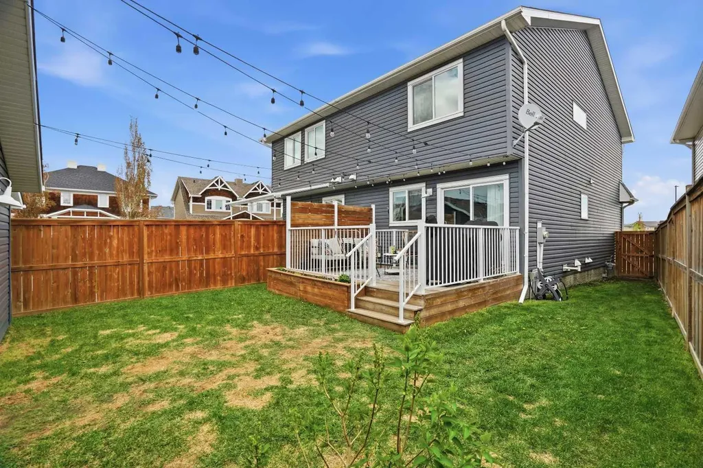 24 Auburn Crest Park SE Calgary AB T3M 0Z3