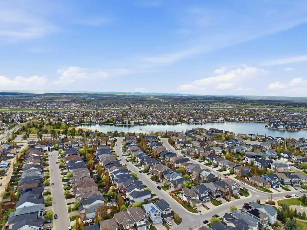 24 Auburn Crest Park SE Calgary AB T3M 0Z3