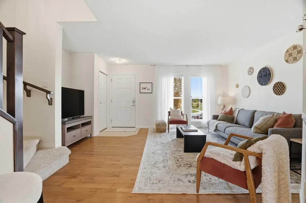 24 Auburn Crest Park SE Calgary AB T3M 0Z3