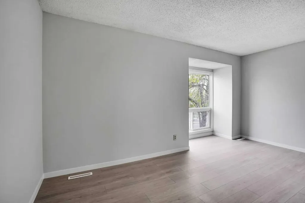 6440 4 Street NW Calgary AB T2K 1B8