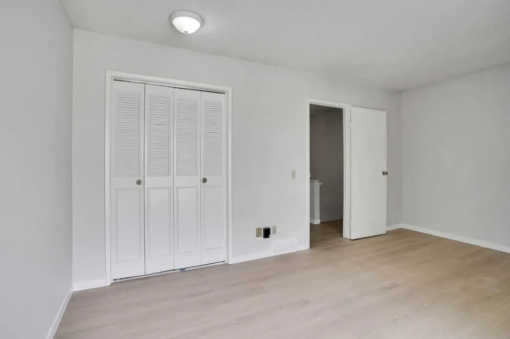 6440 4 Street NW Calgary AB T2K 1B8
