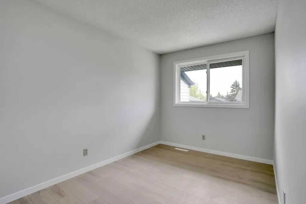 6440 4 Street NW Calgary AB T2K 1B8
