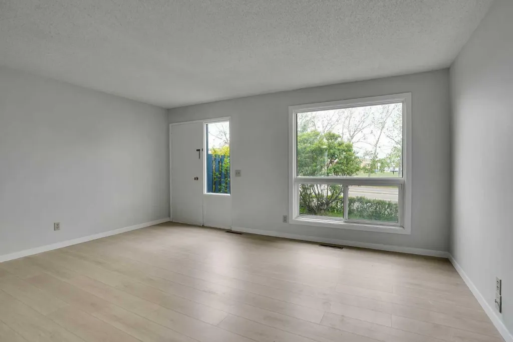 6440 4 Street NW Calgary AB T2K 1B8