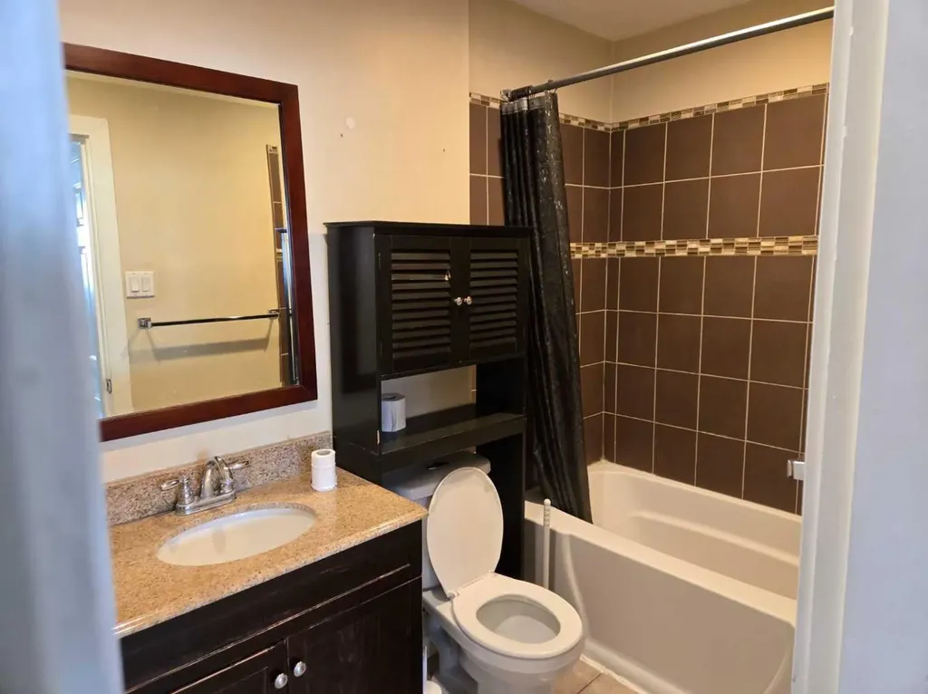 640 648 68 Avenue SW Calgary AB T2V 0M9