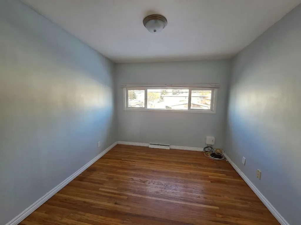 640 648 68 Avenue SW Calgary AB T2V 0M9