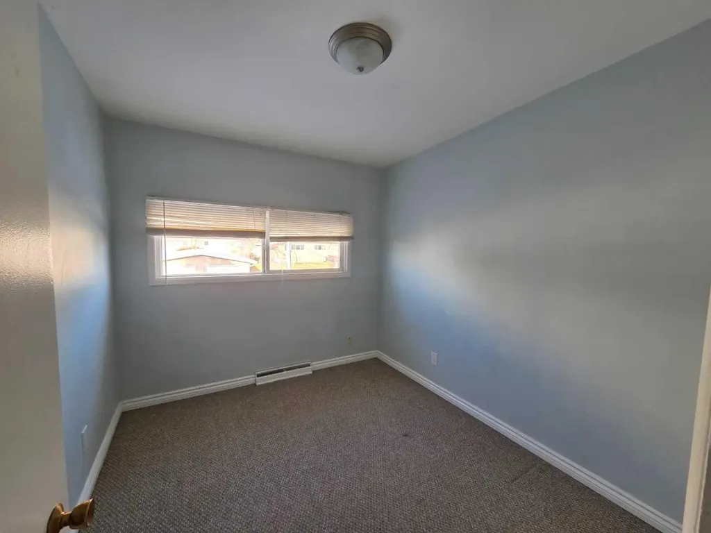 640 648 68 Avenue SW Calgary AB T2V 0M9