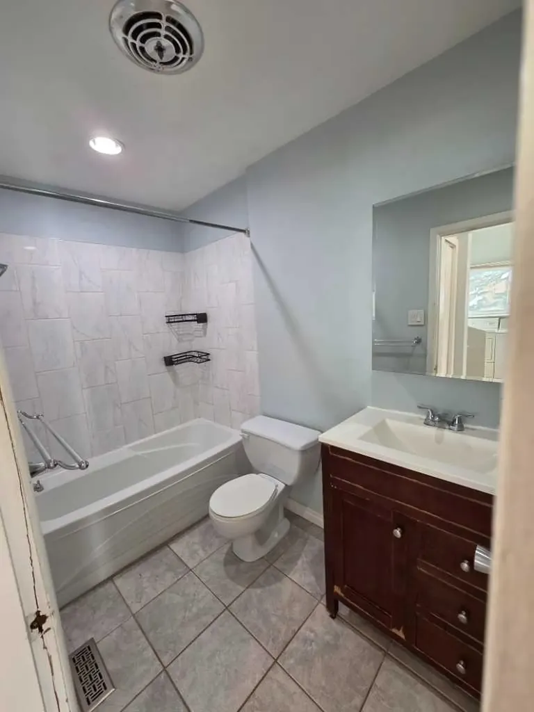 640 648 68 Avenue SW Calgary AB T2V 0M9