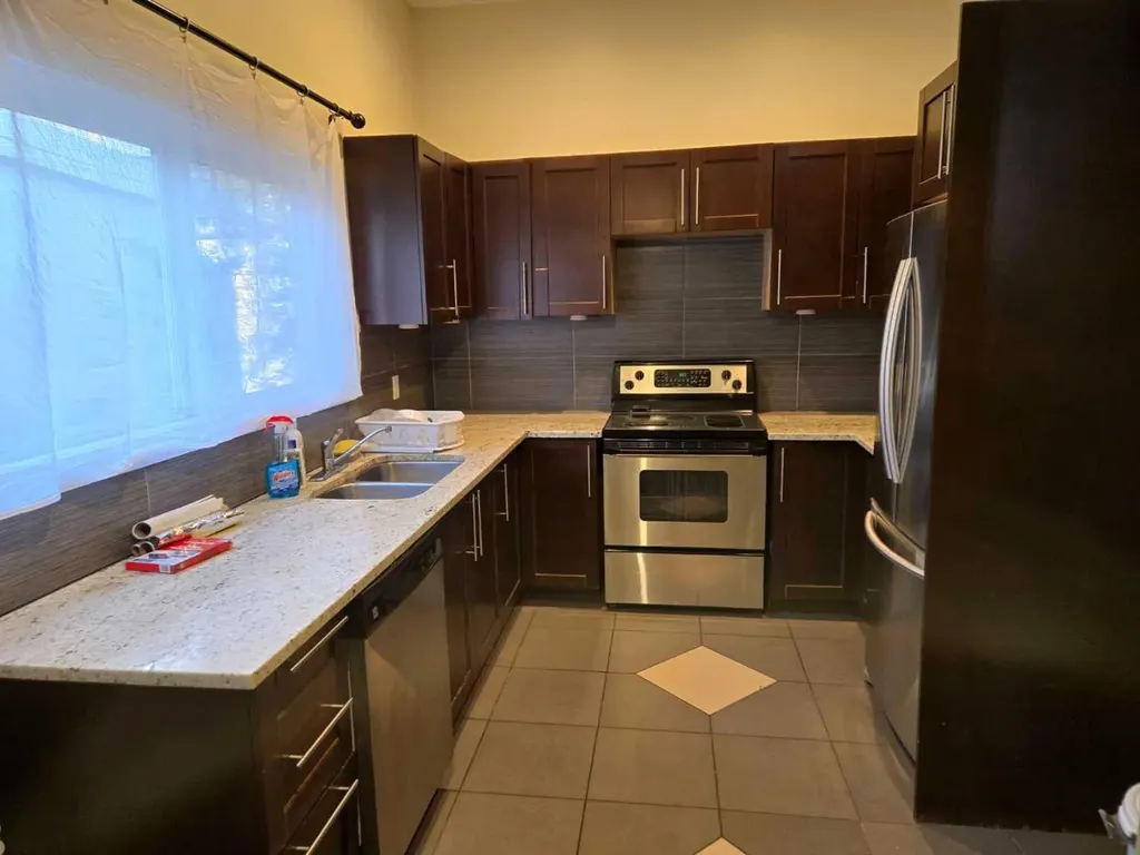 640 648 68 Avenue SW Calgary AB T2V 0M9