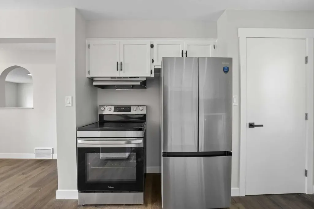 5202 56 Avenue E Olds AB T4H 1H8