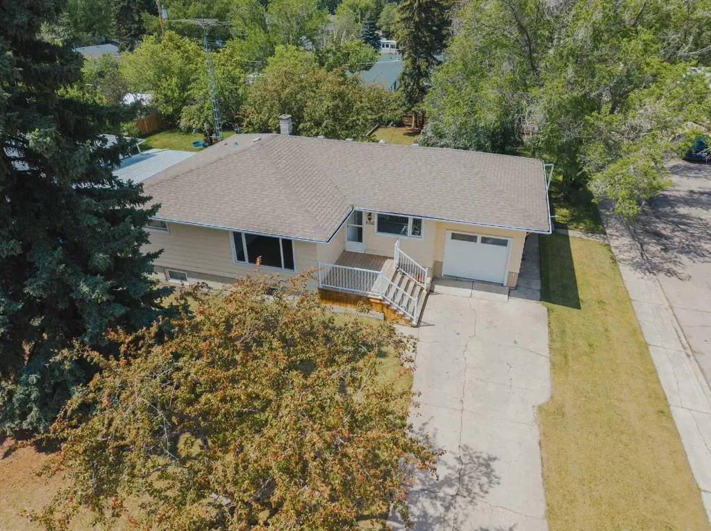 5202 56 Avenue Olds AB T4H 1H8