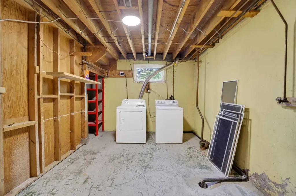 5202 56 Avenue E Olds AB T4H 1H8