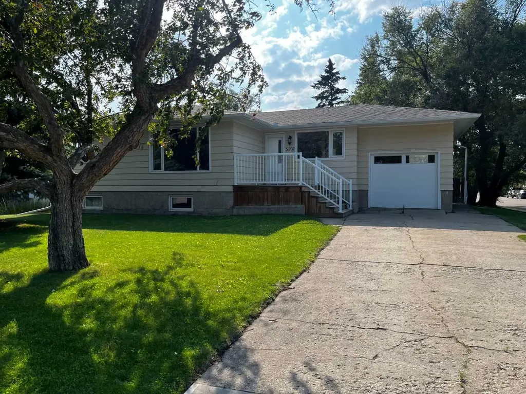 5202 56 Avenue Olds AB T4H 1H8